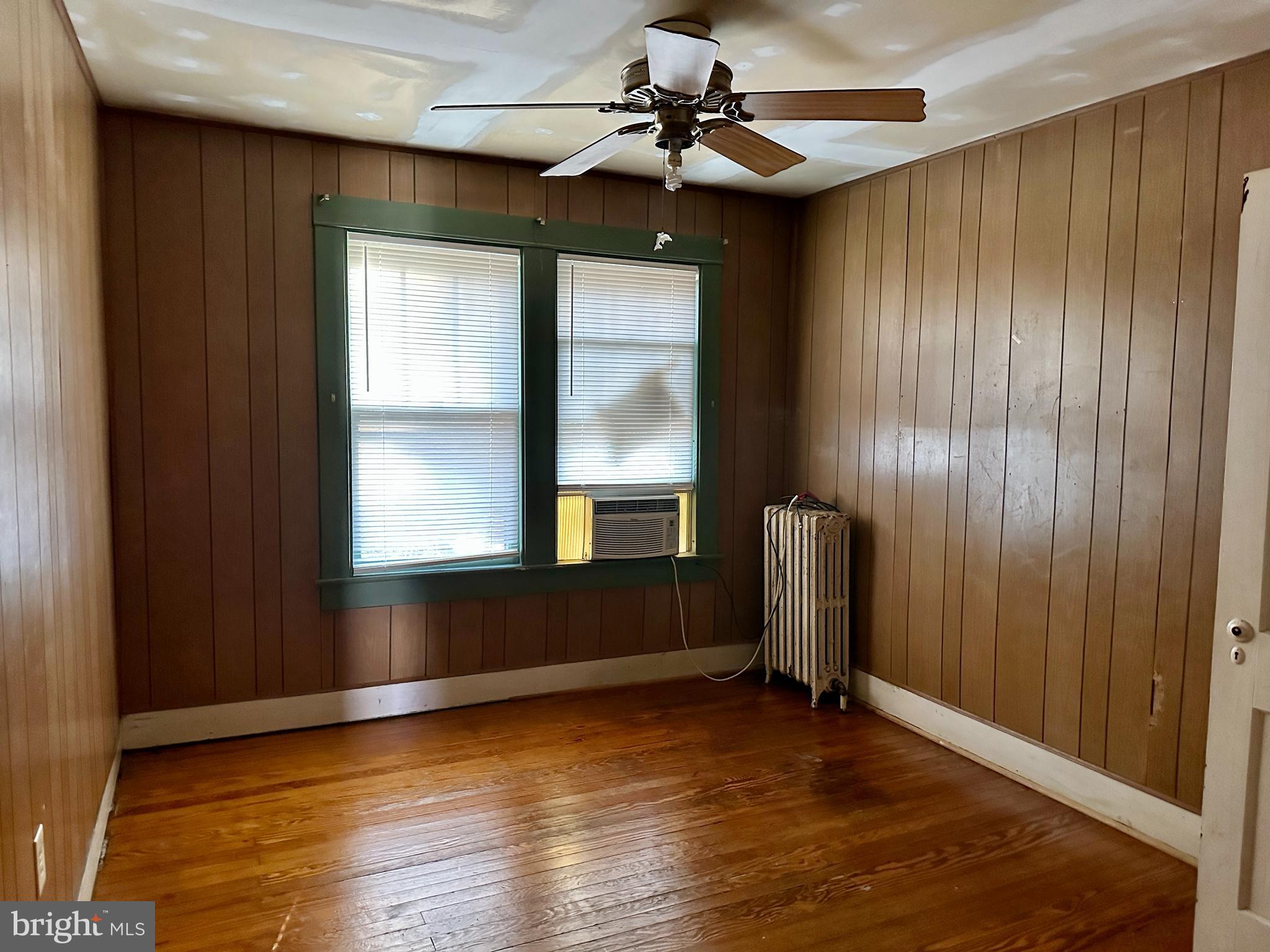 WEST SIDE - Residential