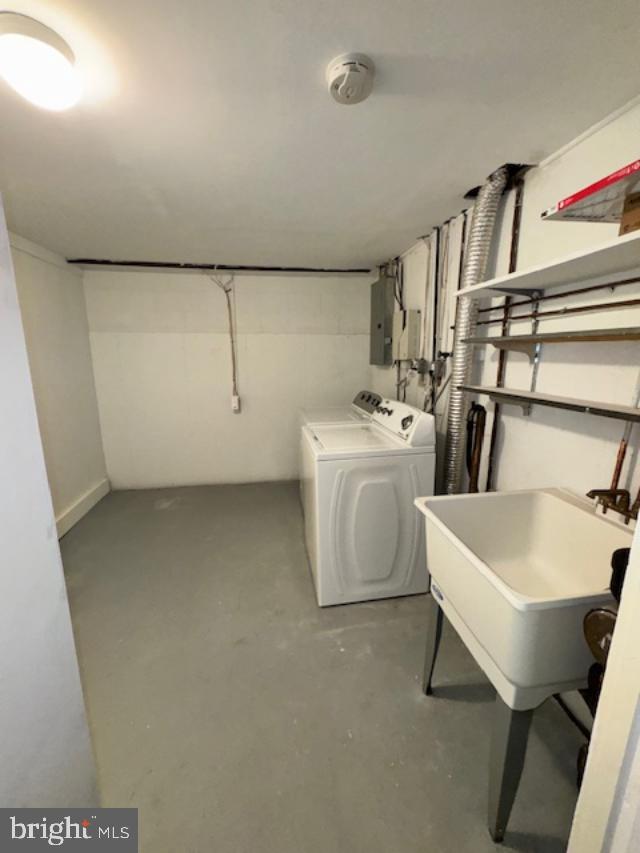 CAMBRIDGE SQ - Residential Lease