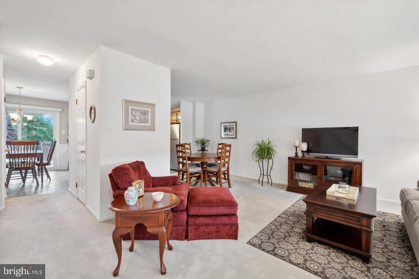 CAMBRIDGE SQ - Residential Lease