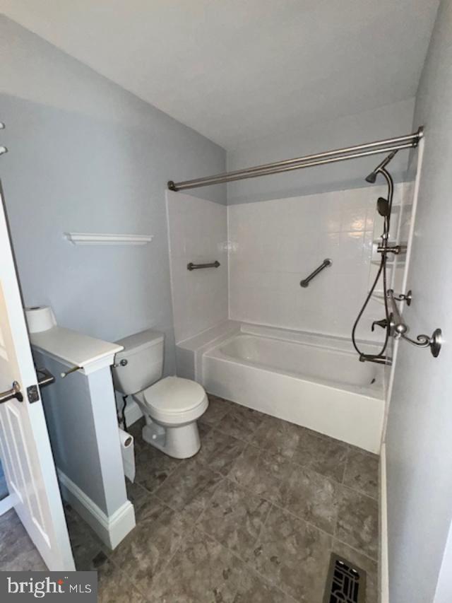 CAMBRIDGE SQ - Residential Lease