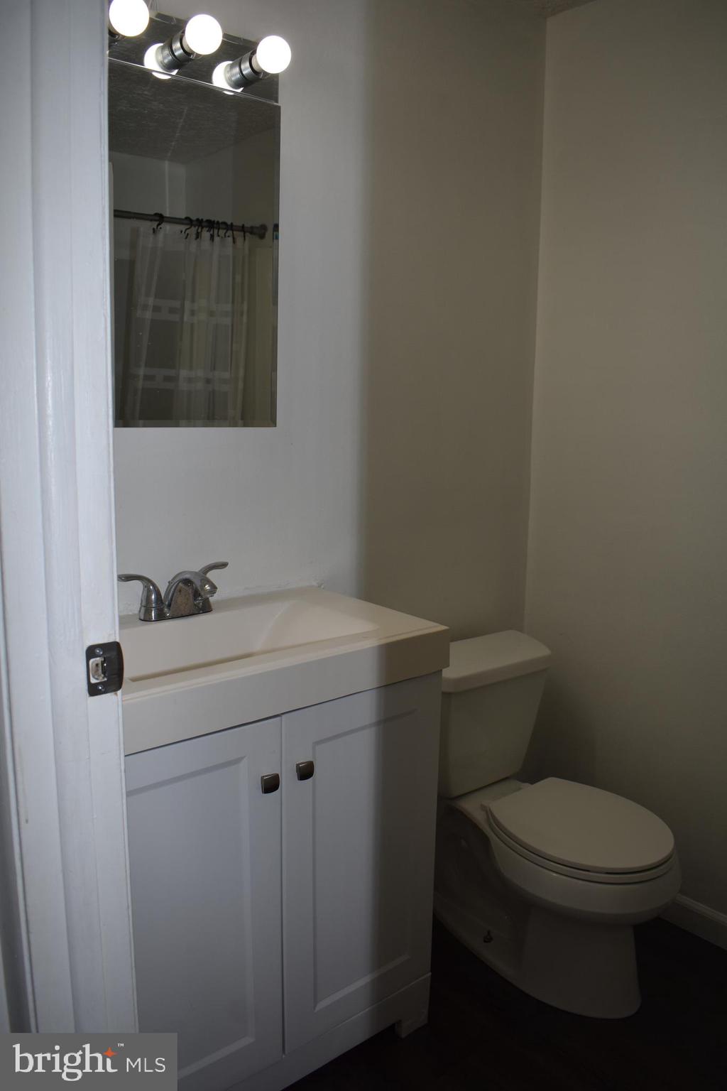 KNOLLS AT NORTH LAKE CONDOMINIUM - Residential