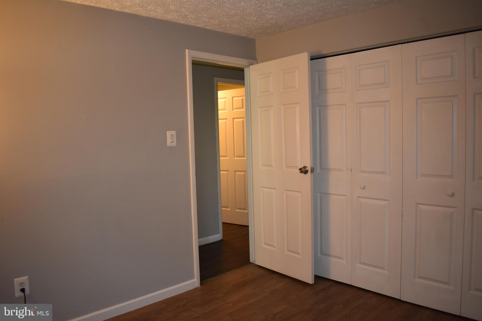 KNOLLS AT NORTH LAKE CONDOMINIUM - Residential