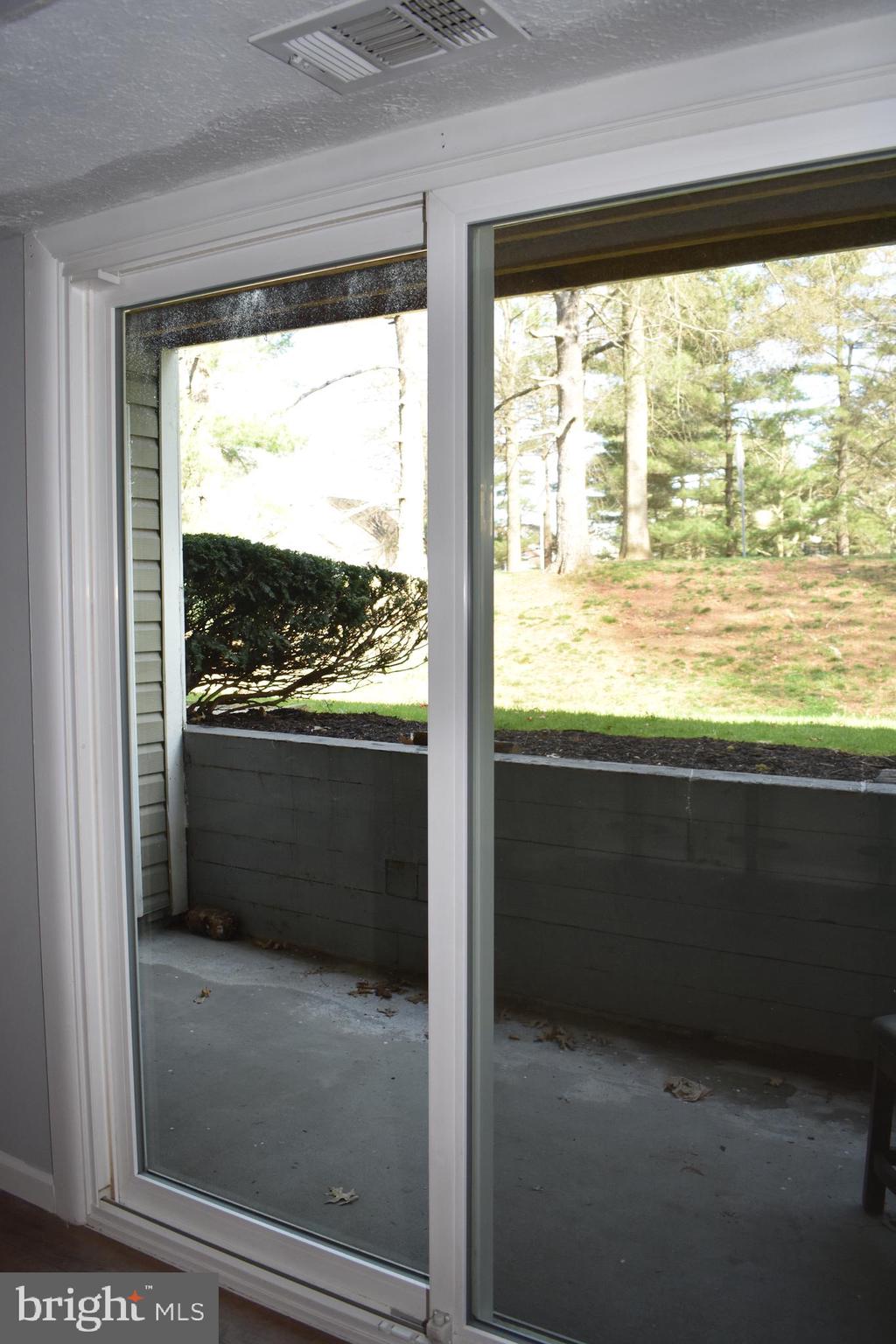 KNOLLS AT NORTH LAKE CONDOMINIUM - Residential