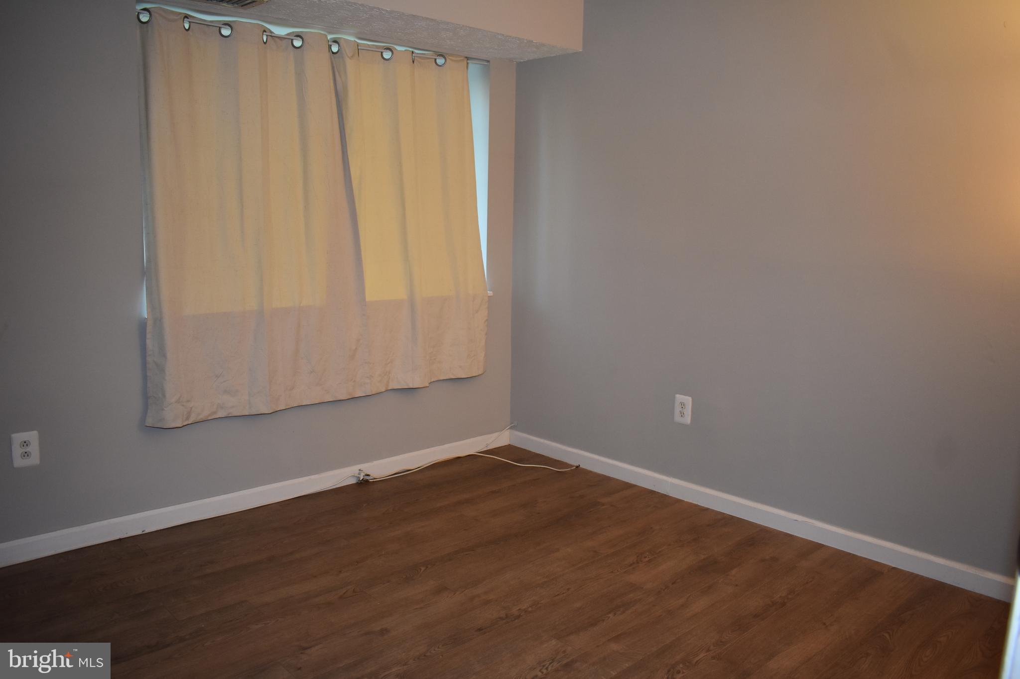 KNOLLS AT NORTH LAKE CONDOMINIUM - Residential