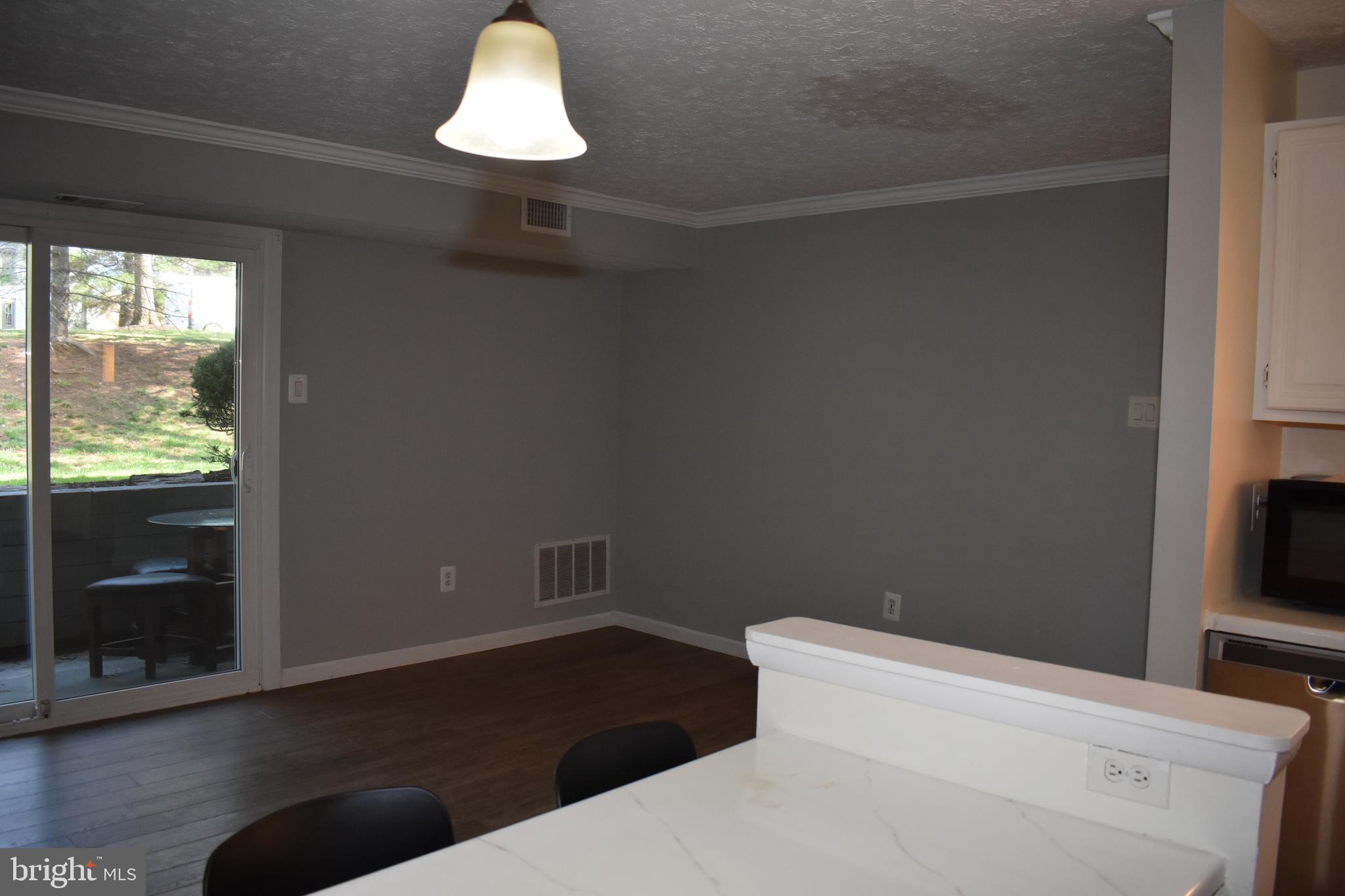 KNOLLS AT NORTH LAKE CONDOMINIUM - Residential