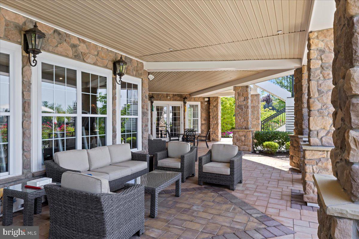 REGENCY AT HILLTOWN - Residential