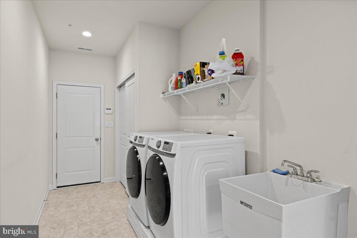 REGENCY AT HILLTOWN - Residential