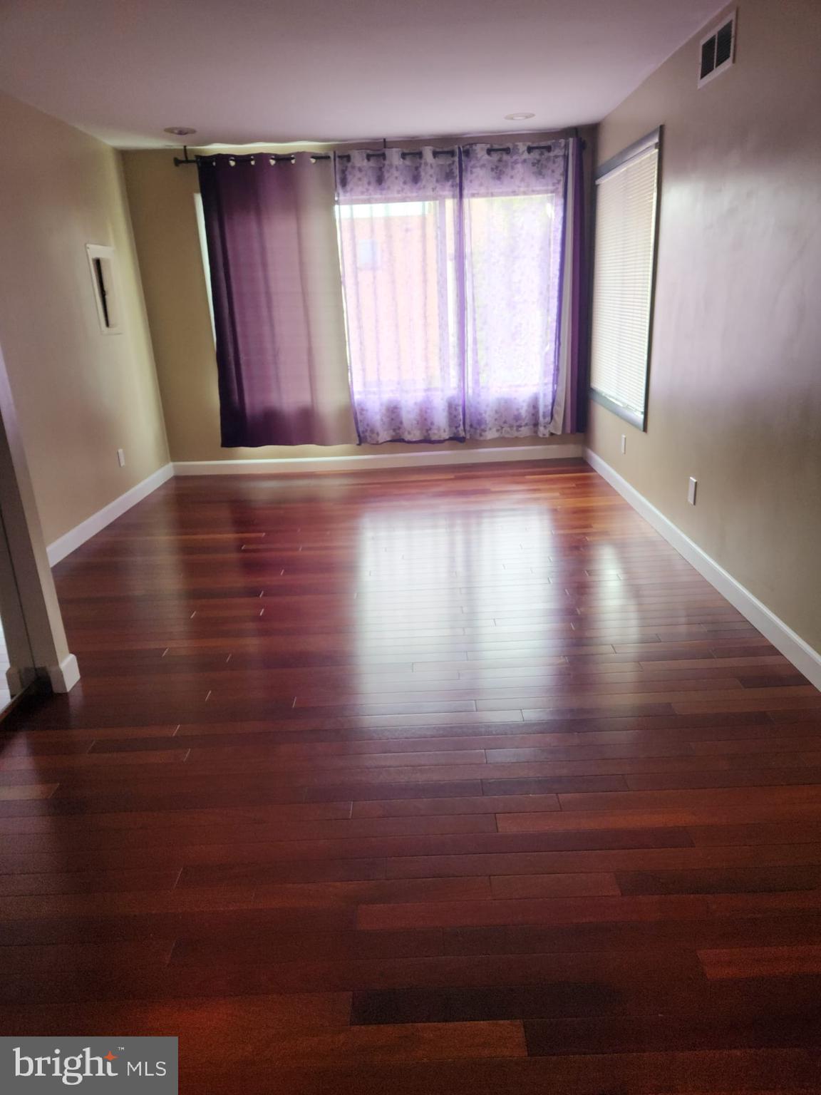 CHRISTOPHER COURT - Residential