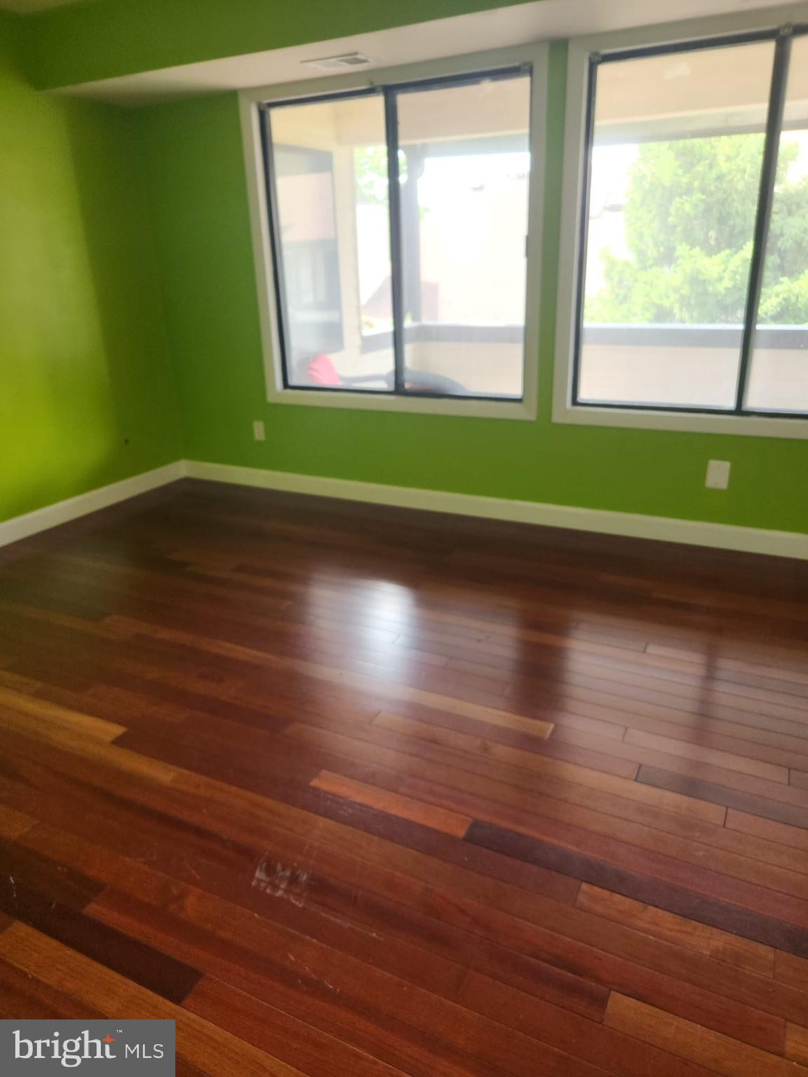 CHRISTOPHER COURT - Residential