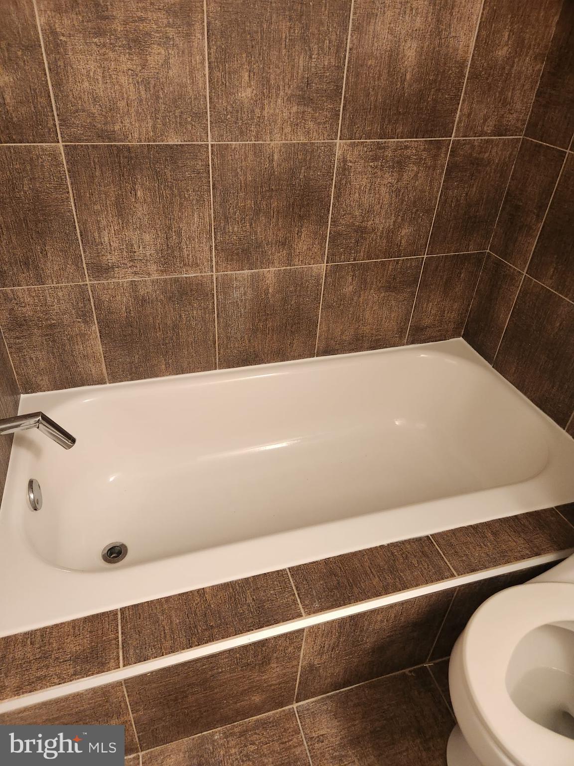 CHRISTOPHER COURT - Residential