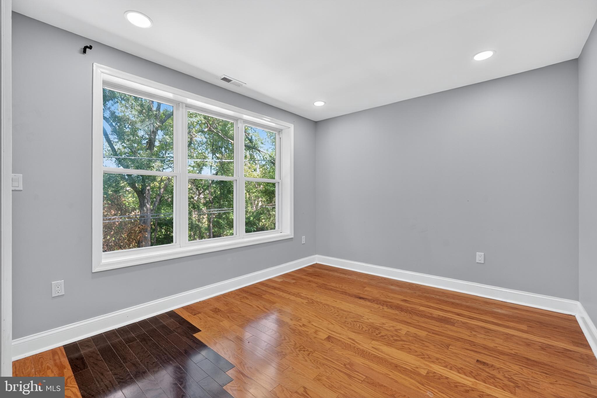 313 PARKLAND PLACE SE 3