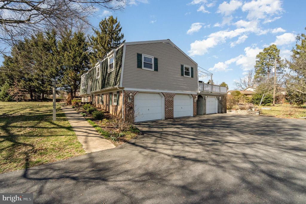 Photo of 63 Logging Road, LEOLA, PA 17540 (MLS # PALA2065188)