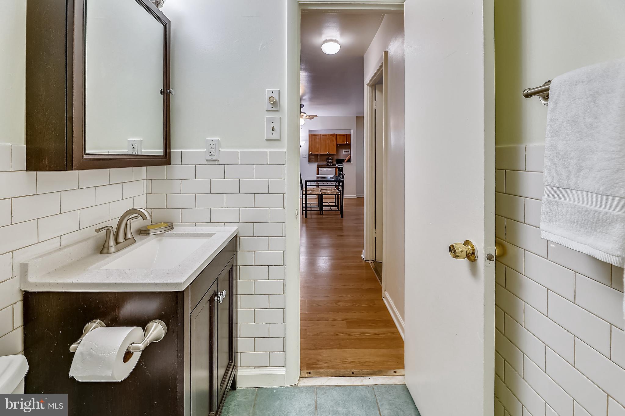 COLLEGE PARK TOWERS COND - Residential