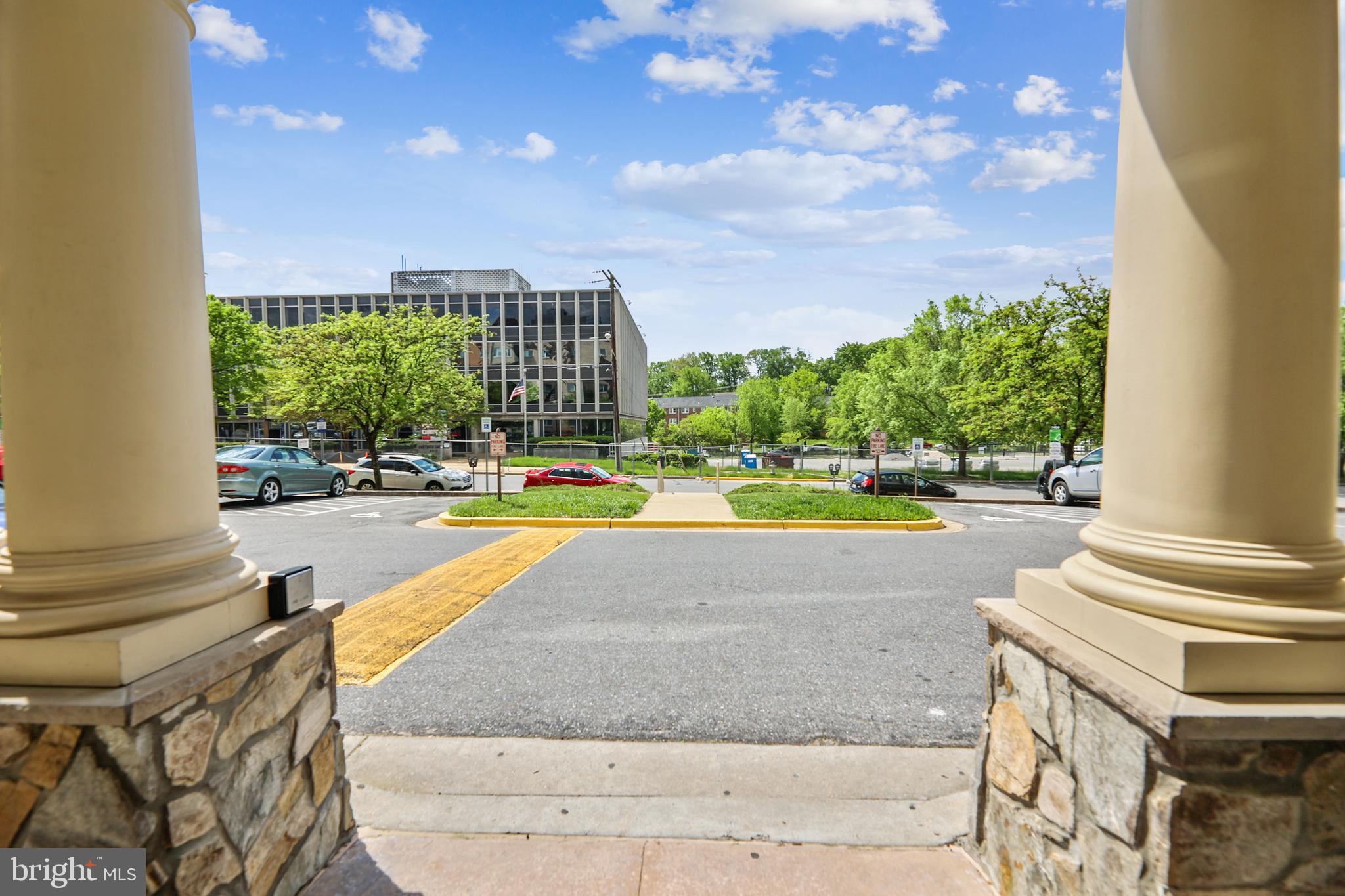 COLLEGE PARK TOWERS COND - Residential