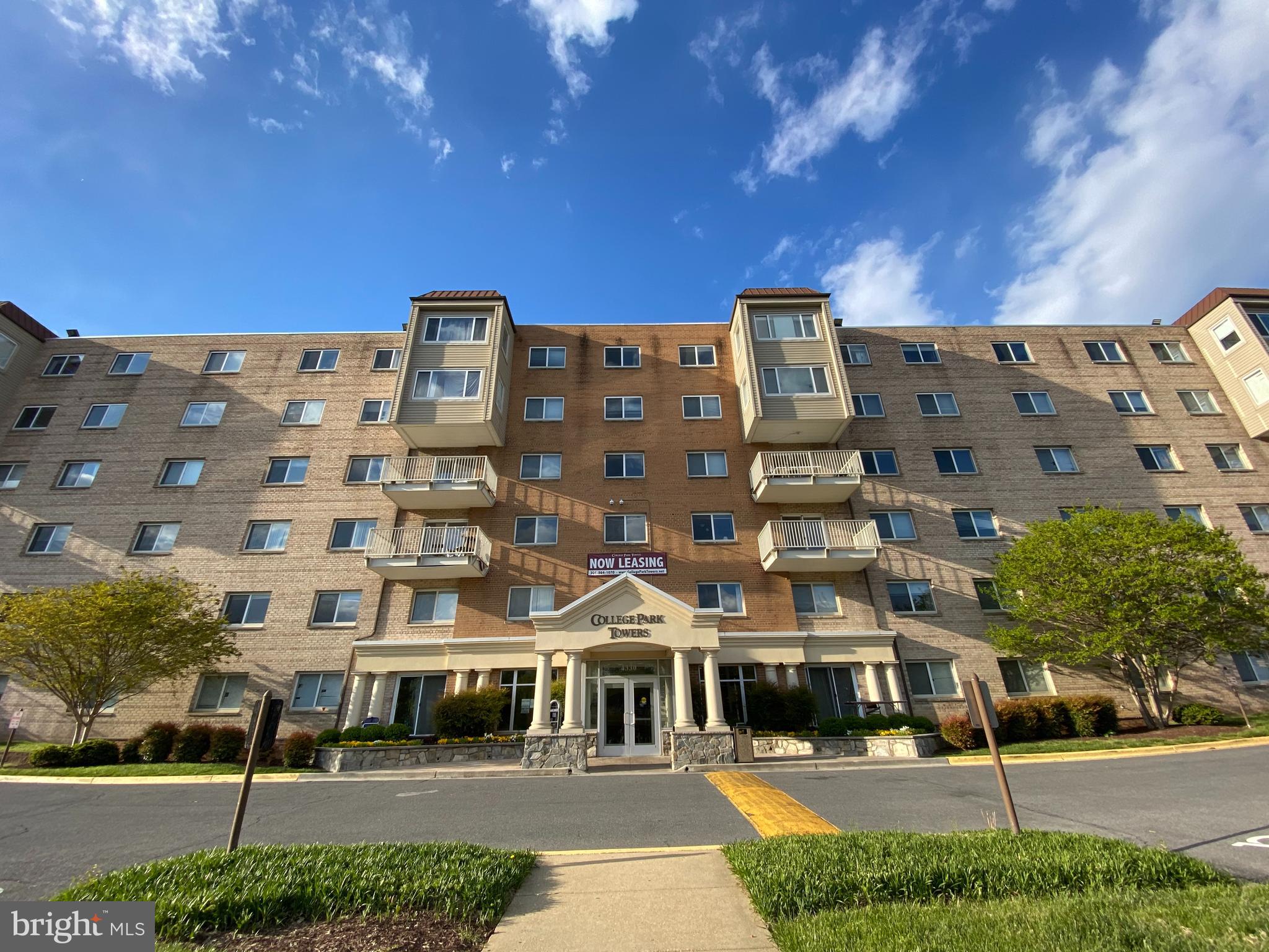 COLLEGE PARK TOWERS COND - Residential