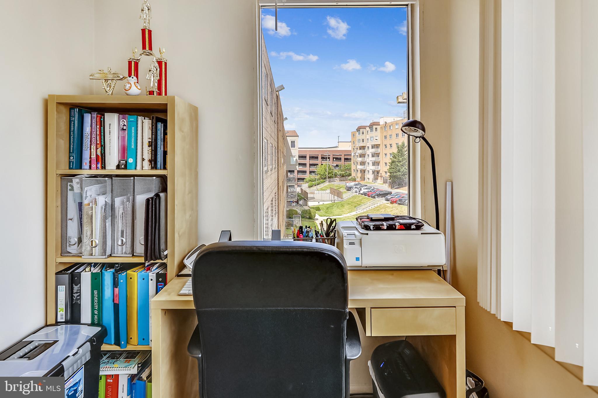 COLLEGE PARK TOWERS COND - Residential