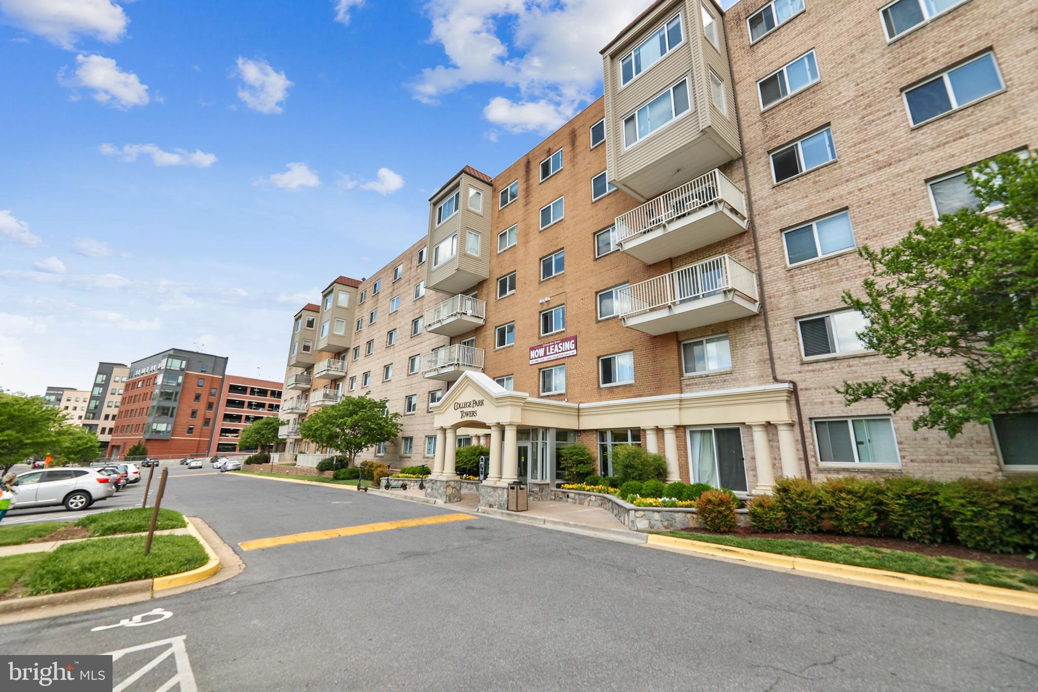 COLLEGE PARK TOWERS COND - Residential