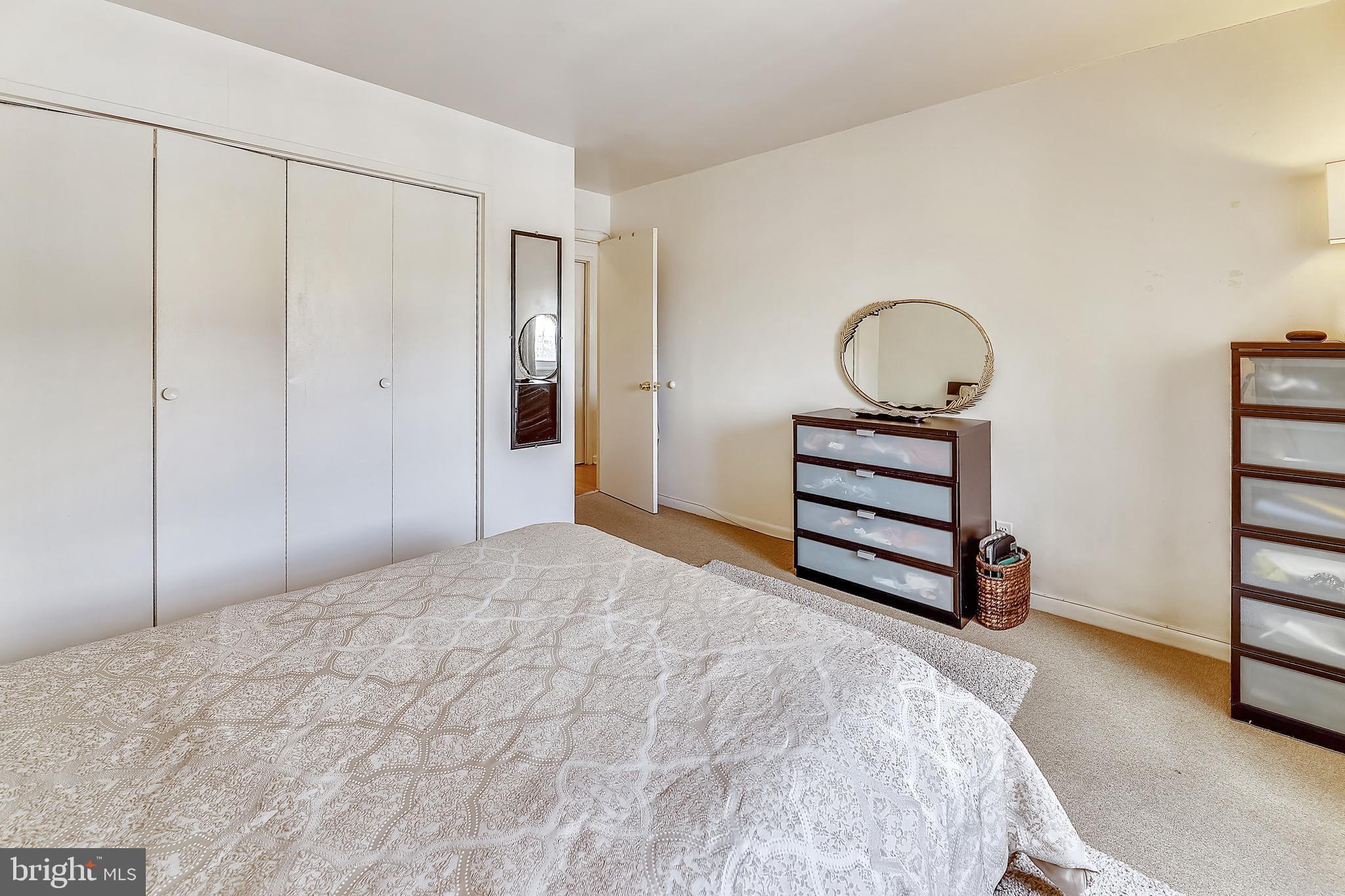 COLLEGE PARK TOWERS COND - Residential