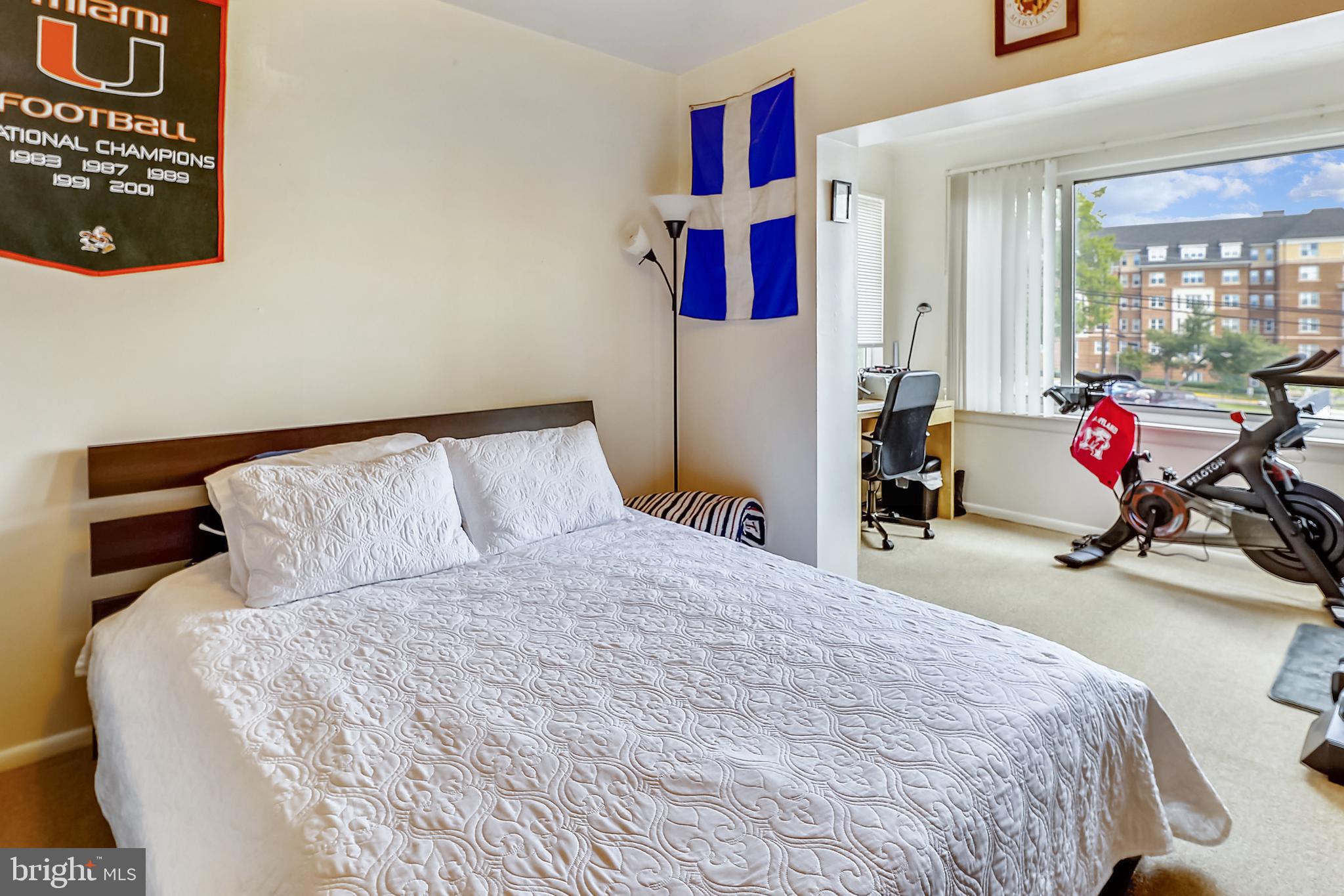 COLLEGE PARK TOWERS COND - Residential