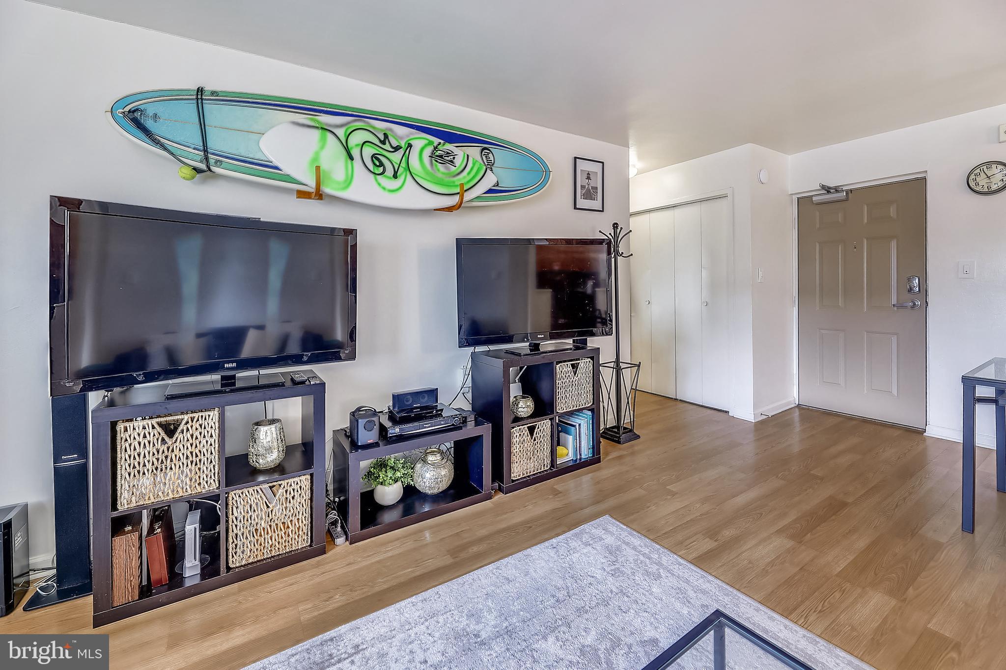 COLLEGE PARK TOWERS COND - Residential