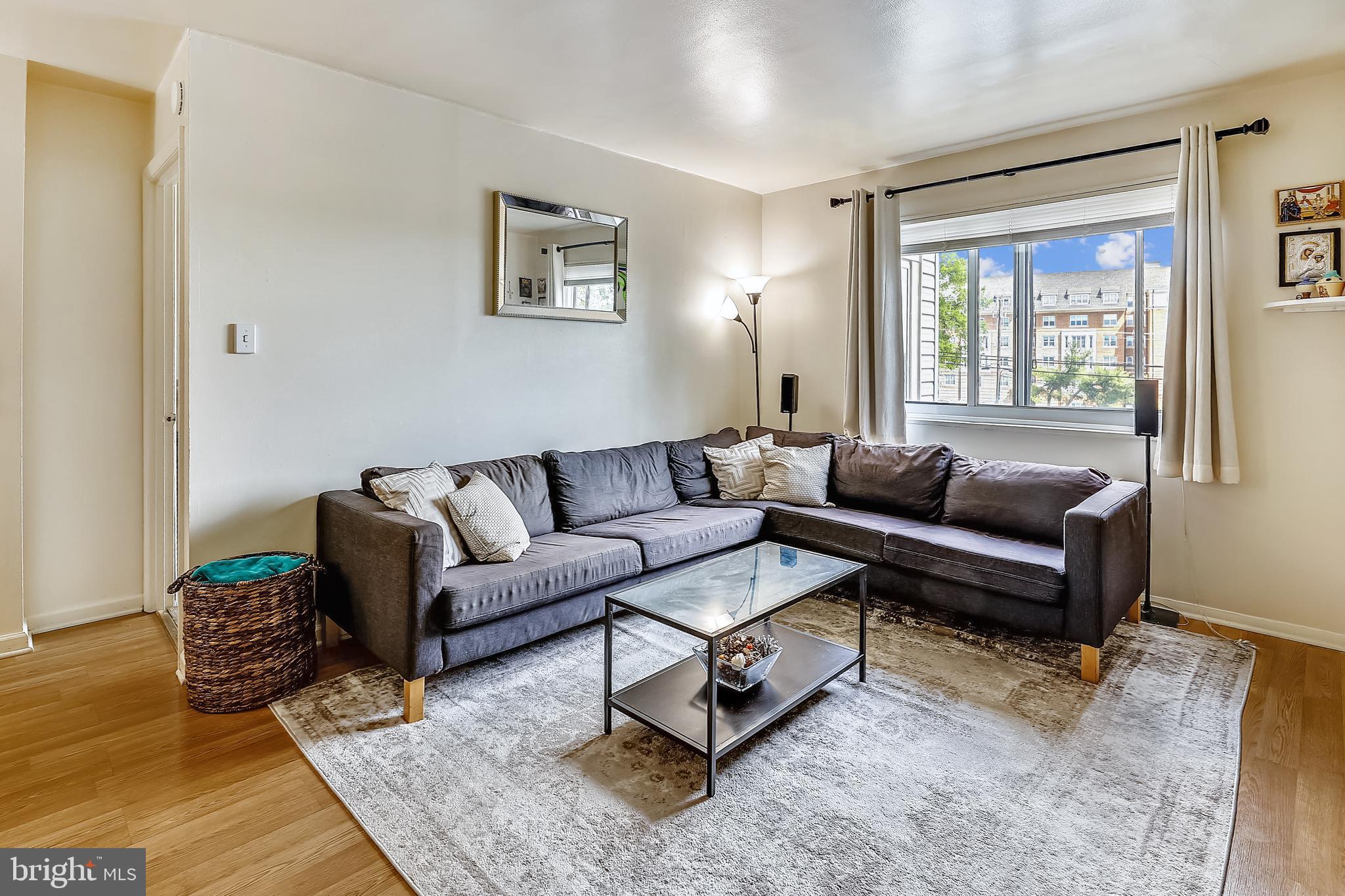 COLLEGE PARK TOWERS COND - Residential