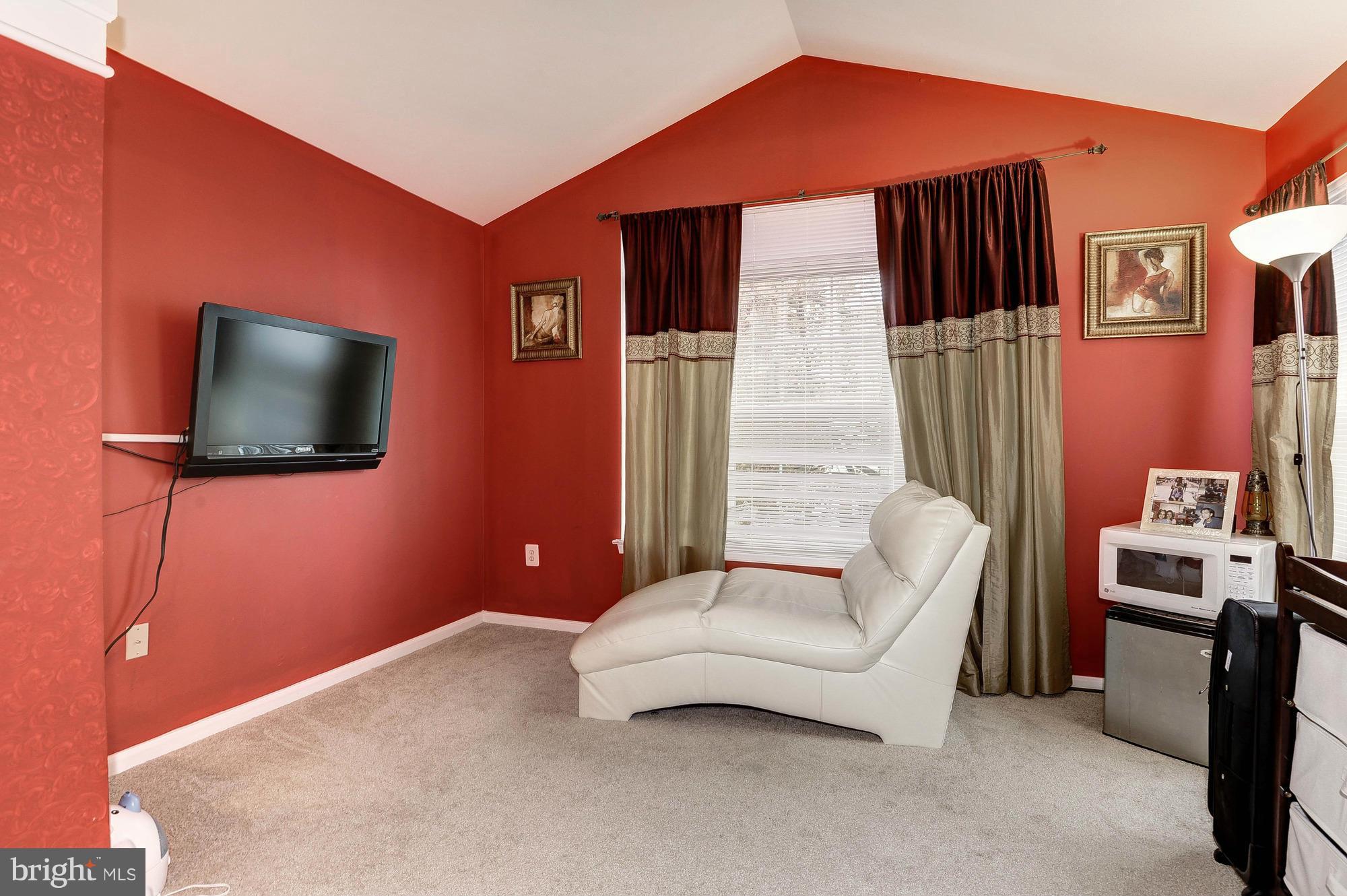 ASHBURN VILLAGE - Residential