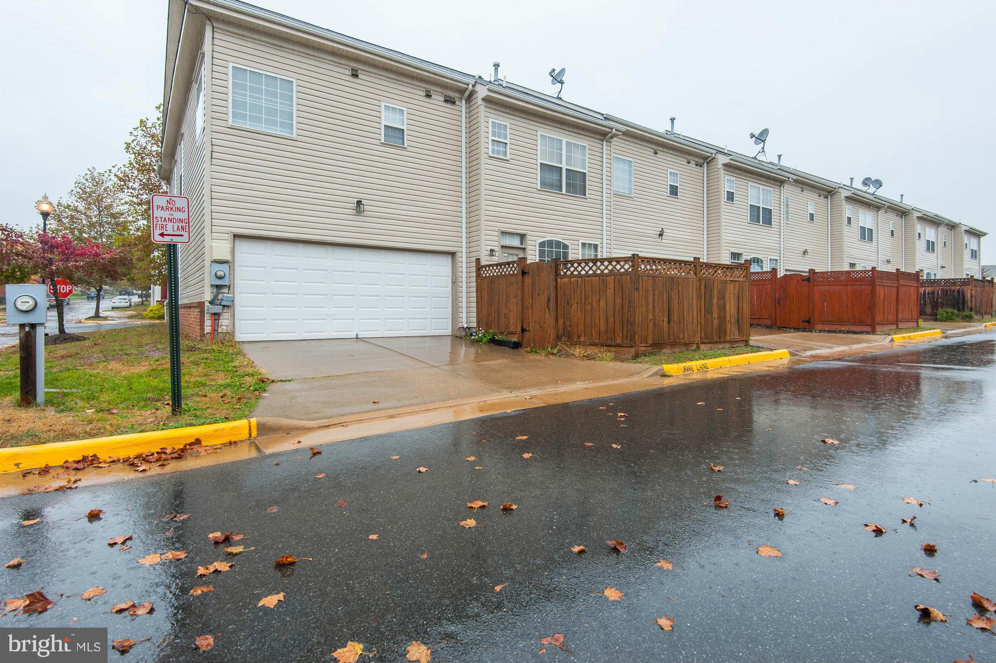 ASHBURN VILLAGE - Residential