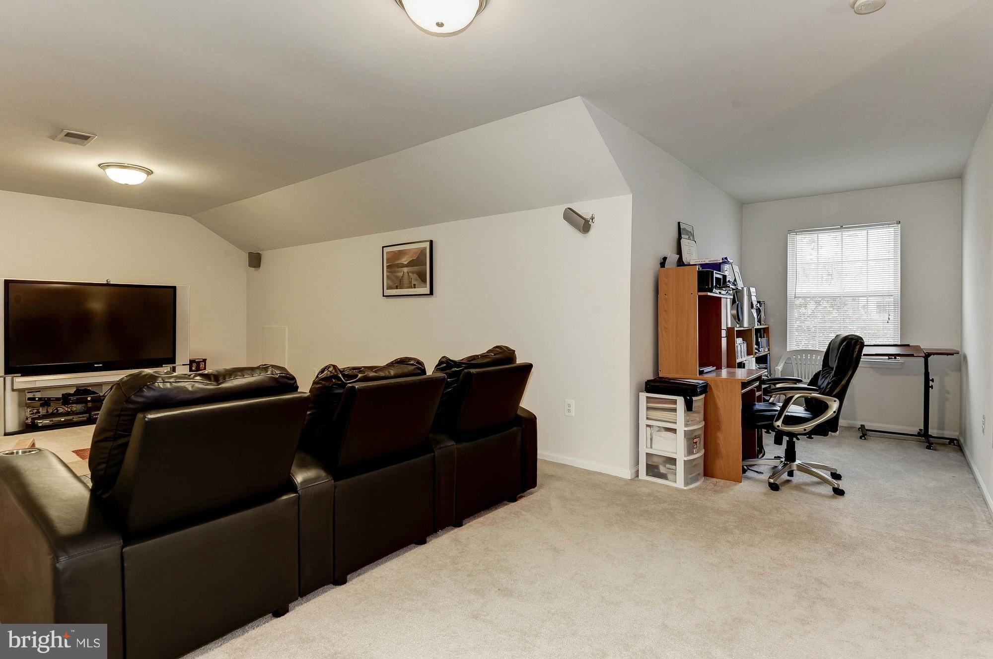 ASHBURN VILLAGE - Residential