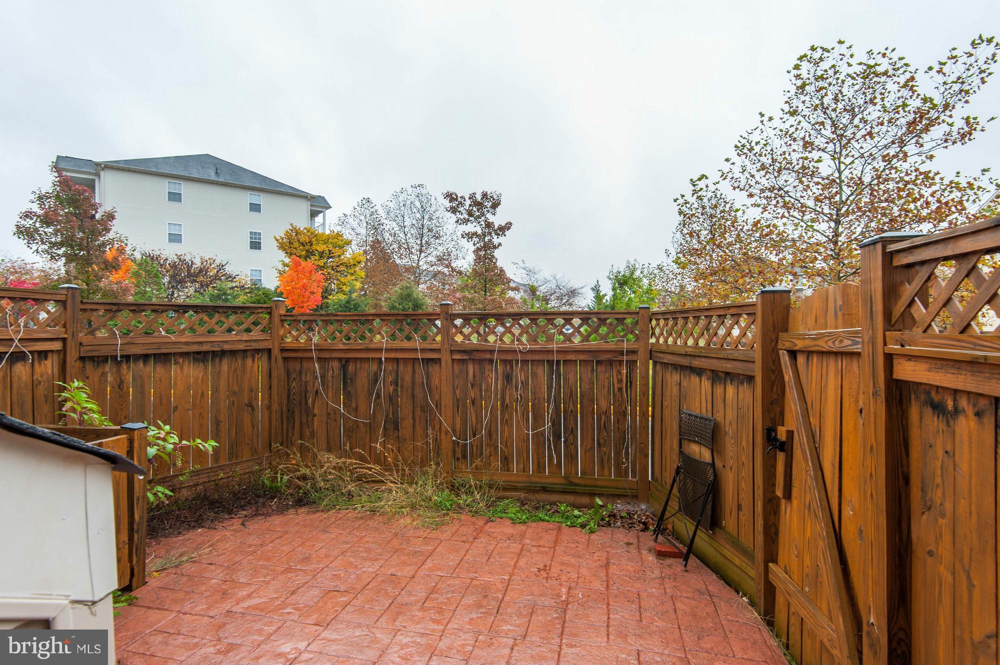 ASHBURN VILLAGE - Residential