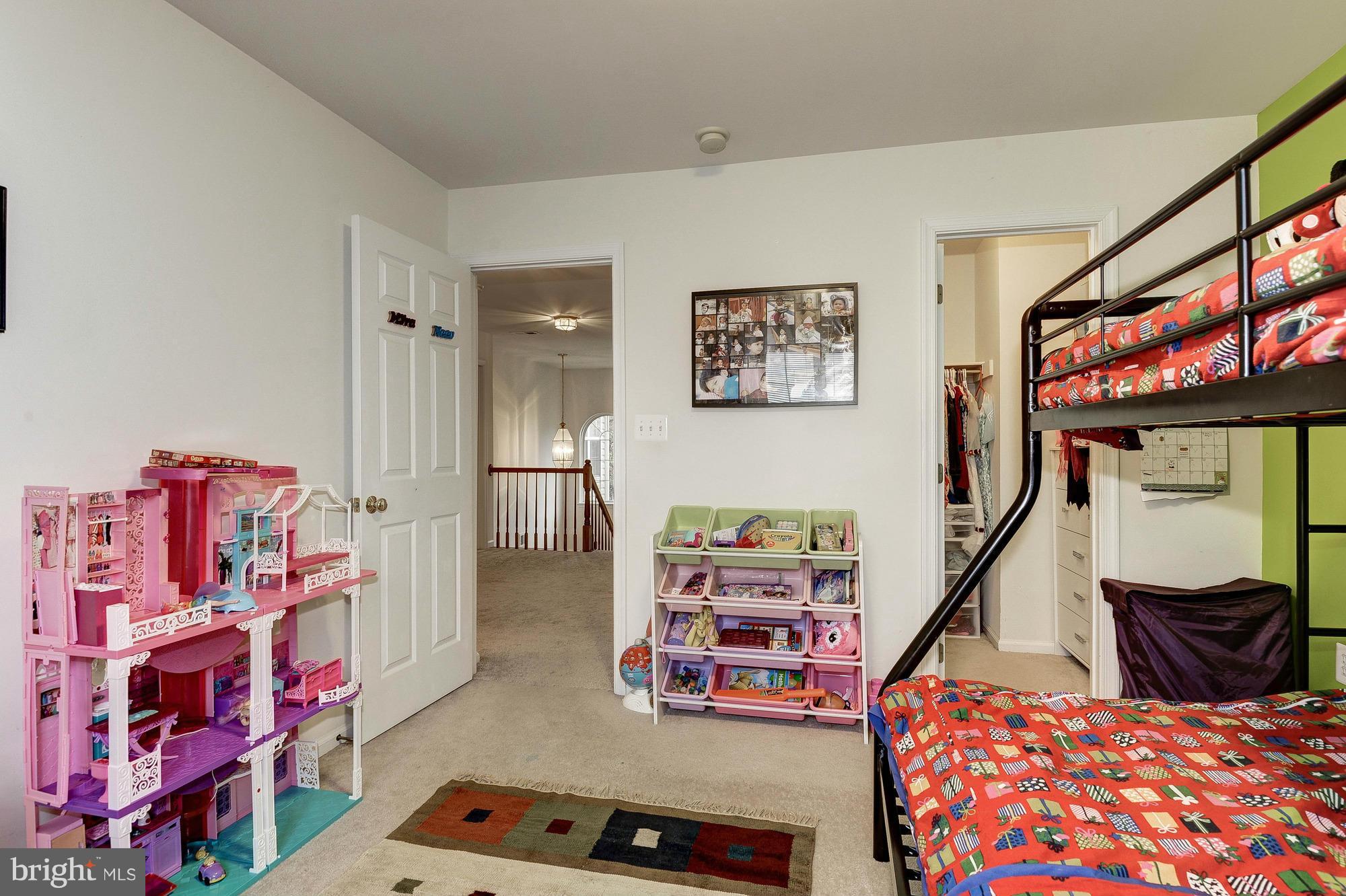 ASHBURN VILLAGE - Residential