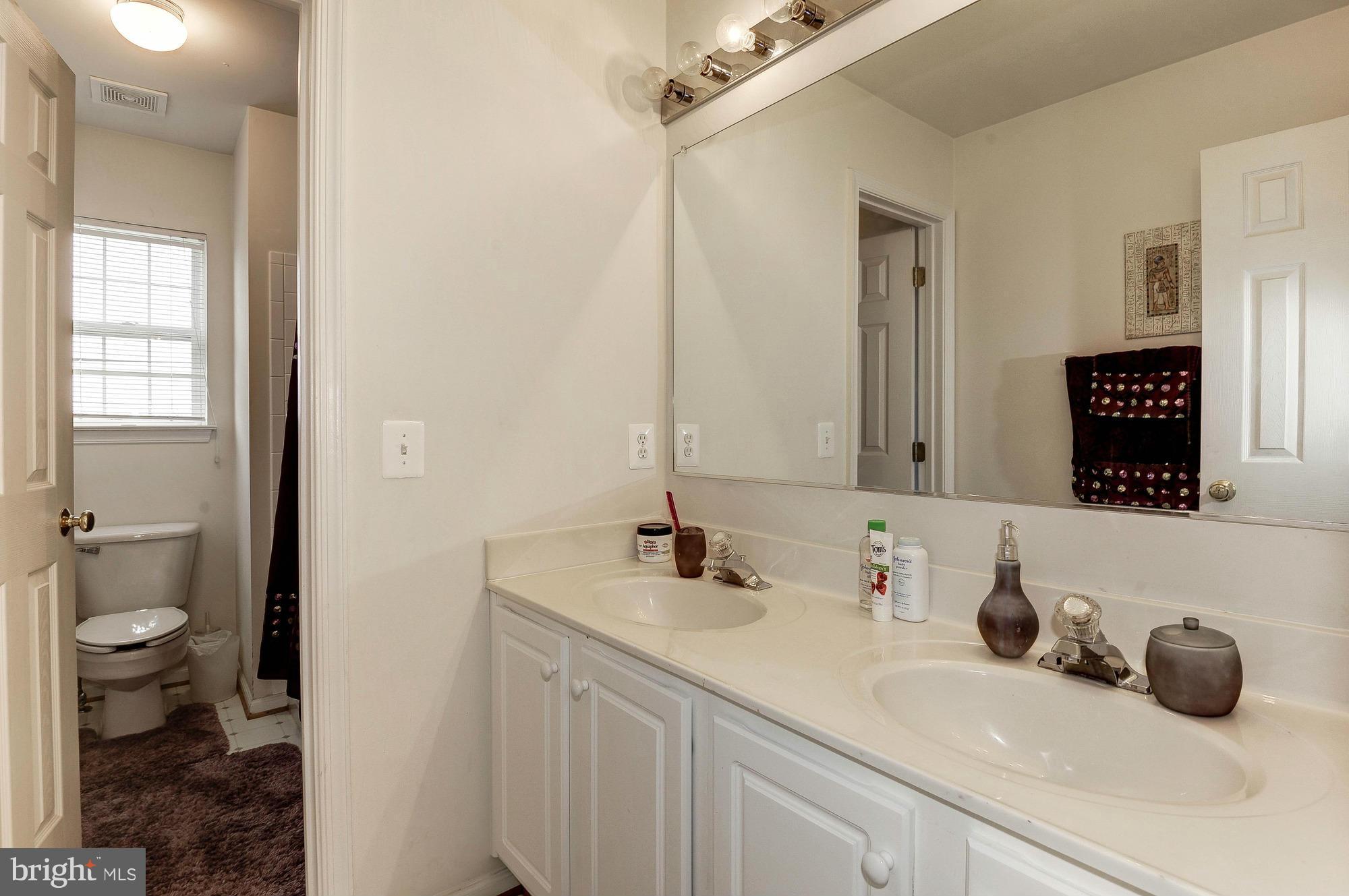 ASHBURN VILLAGE - Residential