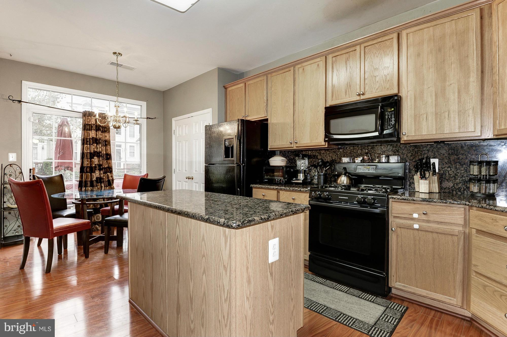 ASHBURN VILLAGE - Residential