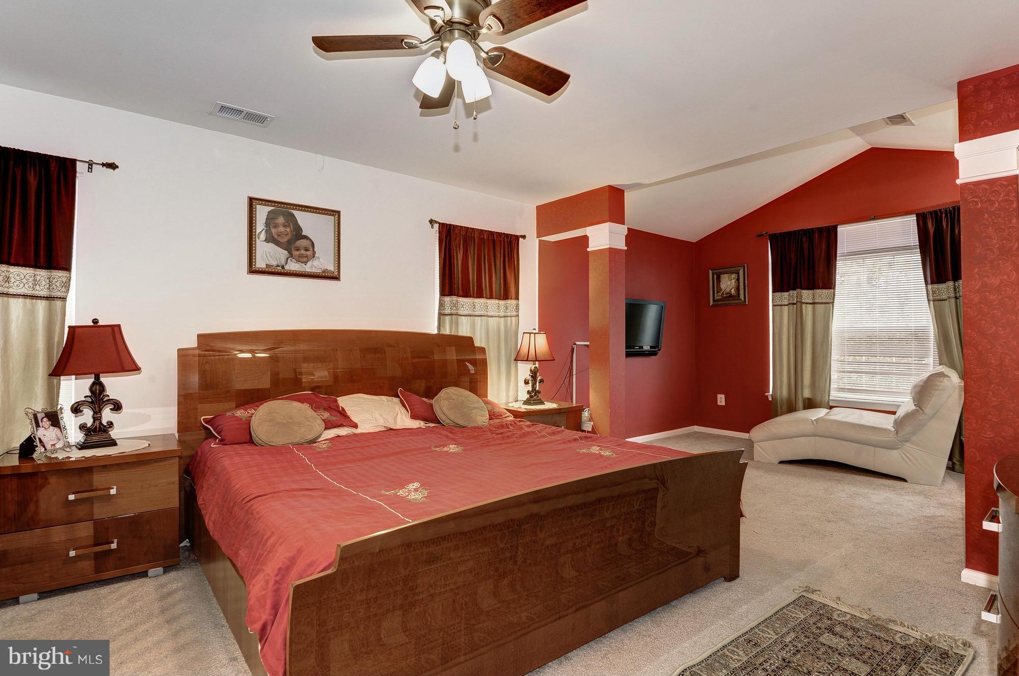 ASHBURN VILLAGE - Residential