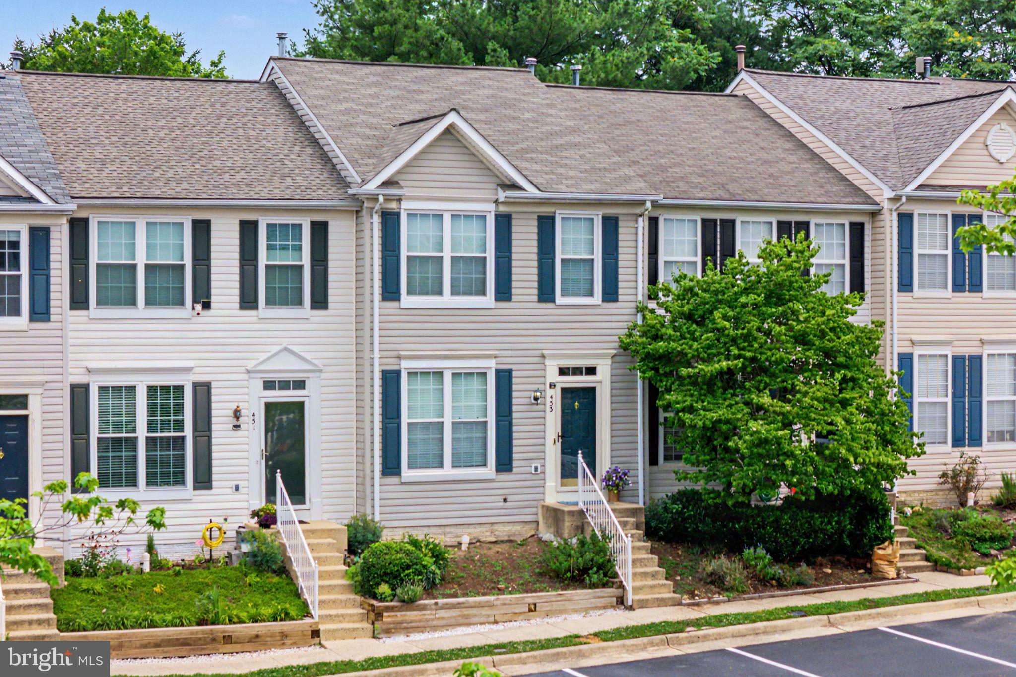 453 PEARLBUSH SQUARE NE