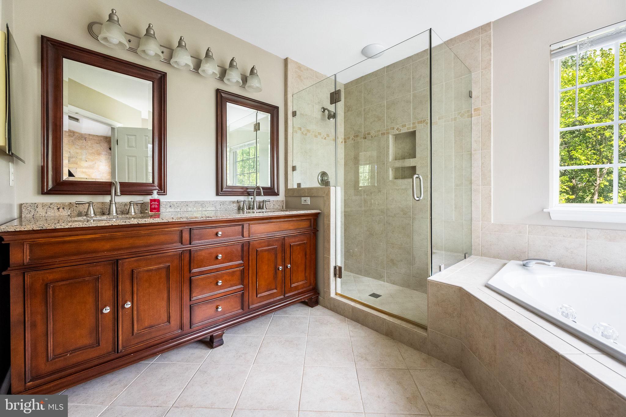 BROADLANDS - Residential