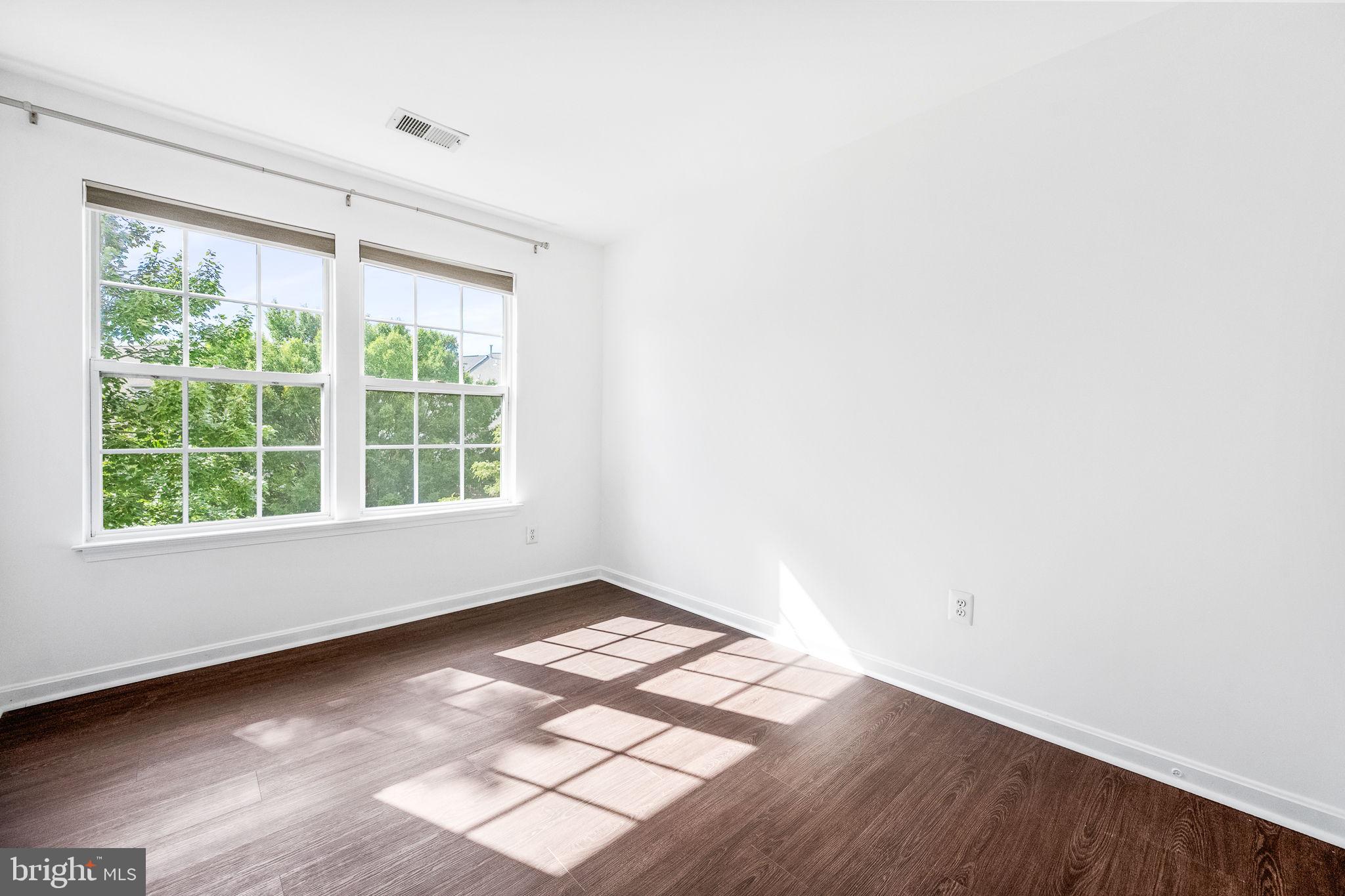 BROADLANDS - Residential