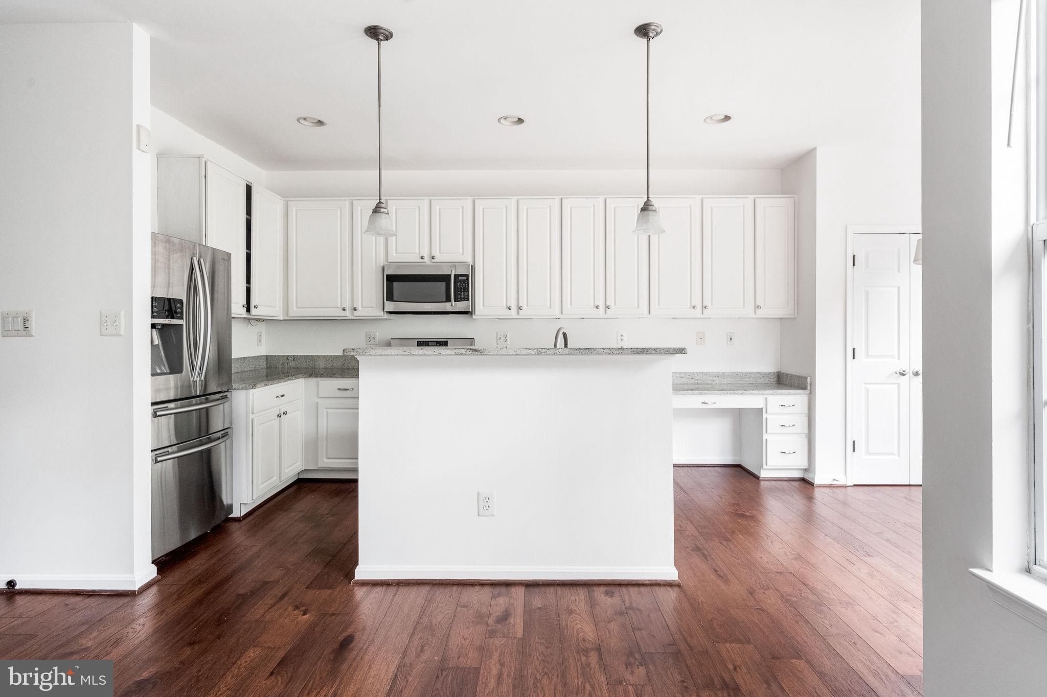 BROADLANDS - Residential