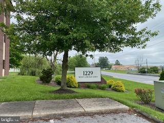 1229 W LINCOLN HIGHWAY