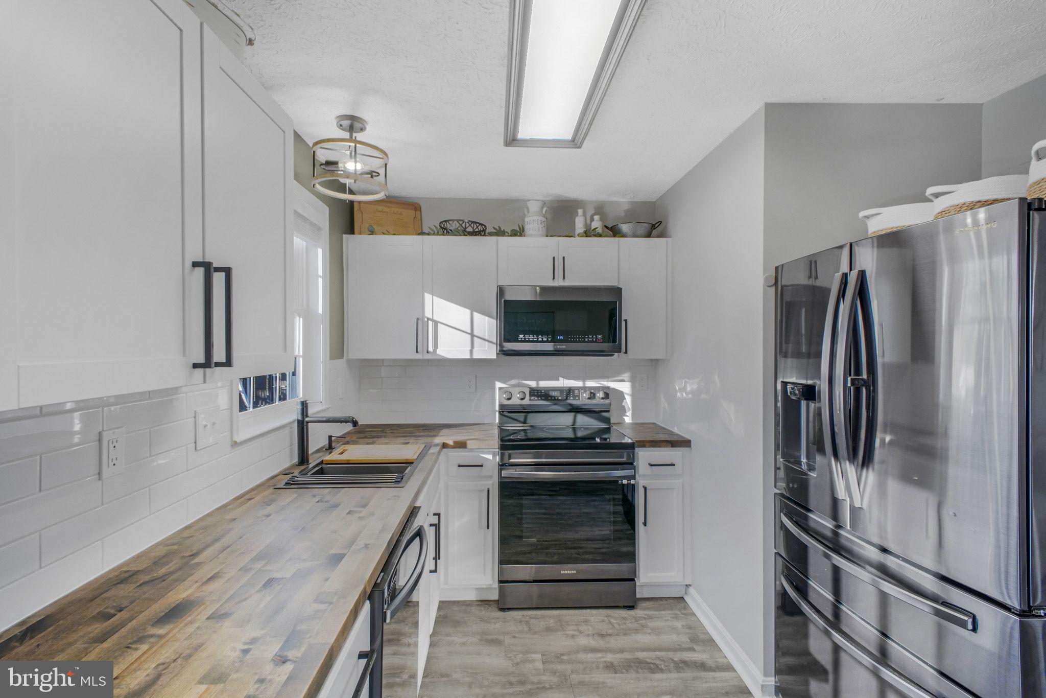 FALCON RIDGE - Residential