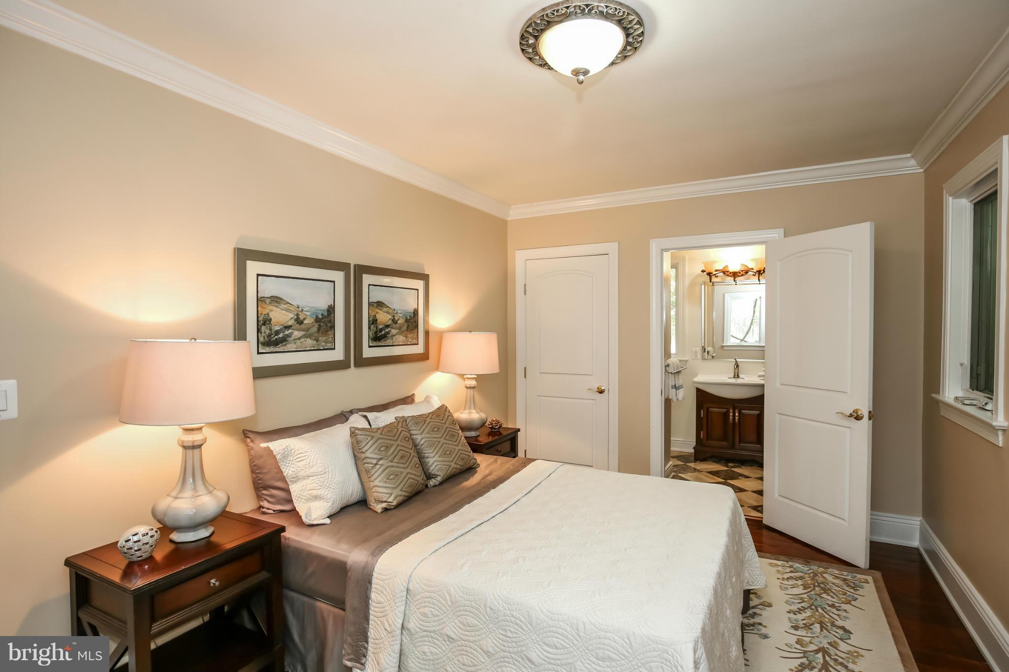 FOREST HILLS - Residential