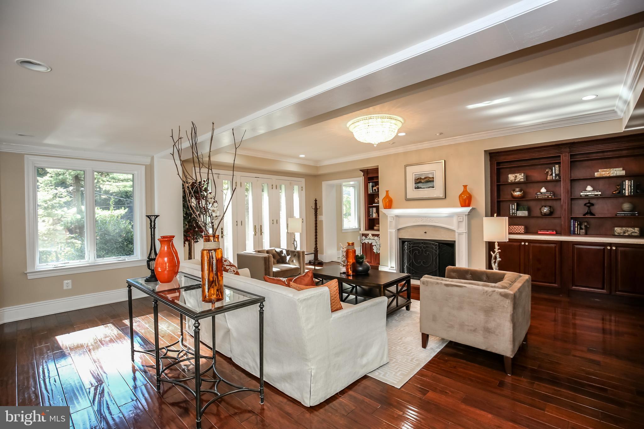 FOREST HILLS - Residential