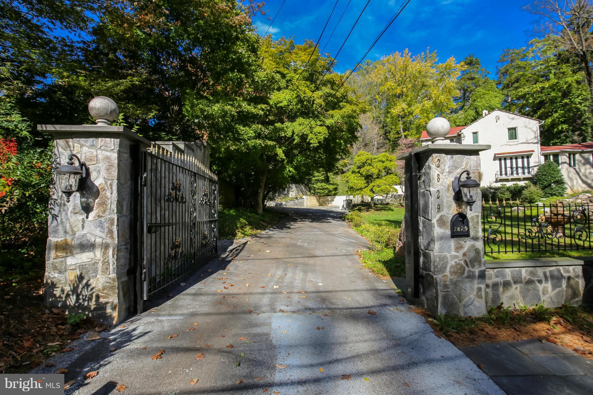 FOREST HILLS - Residential