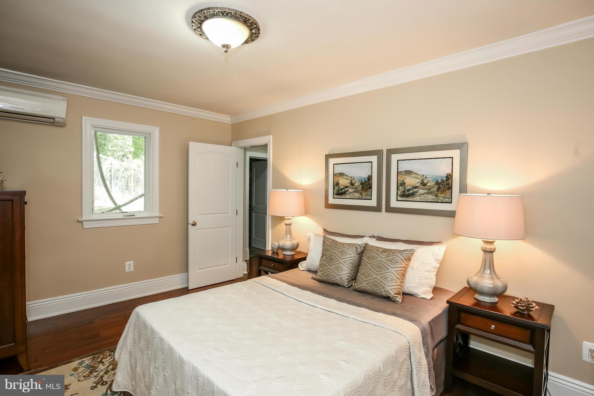 FOREST HILLS - Residential