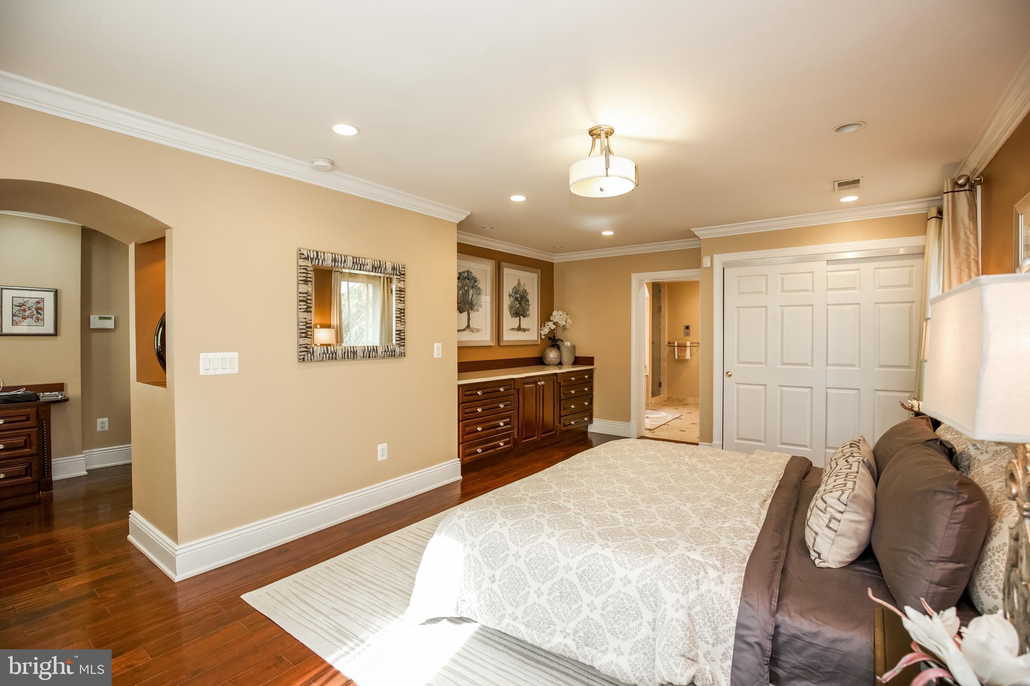 FOREST HILLS - Residential