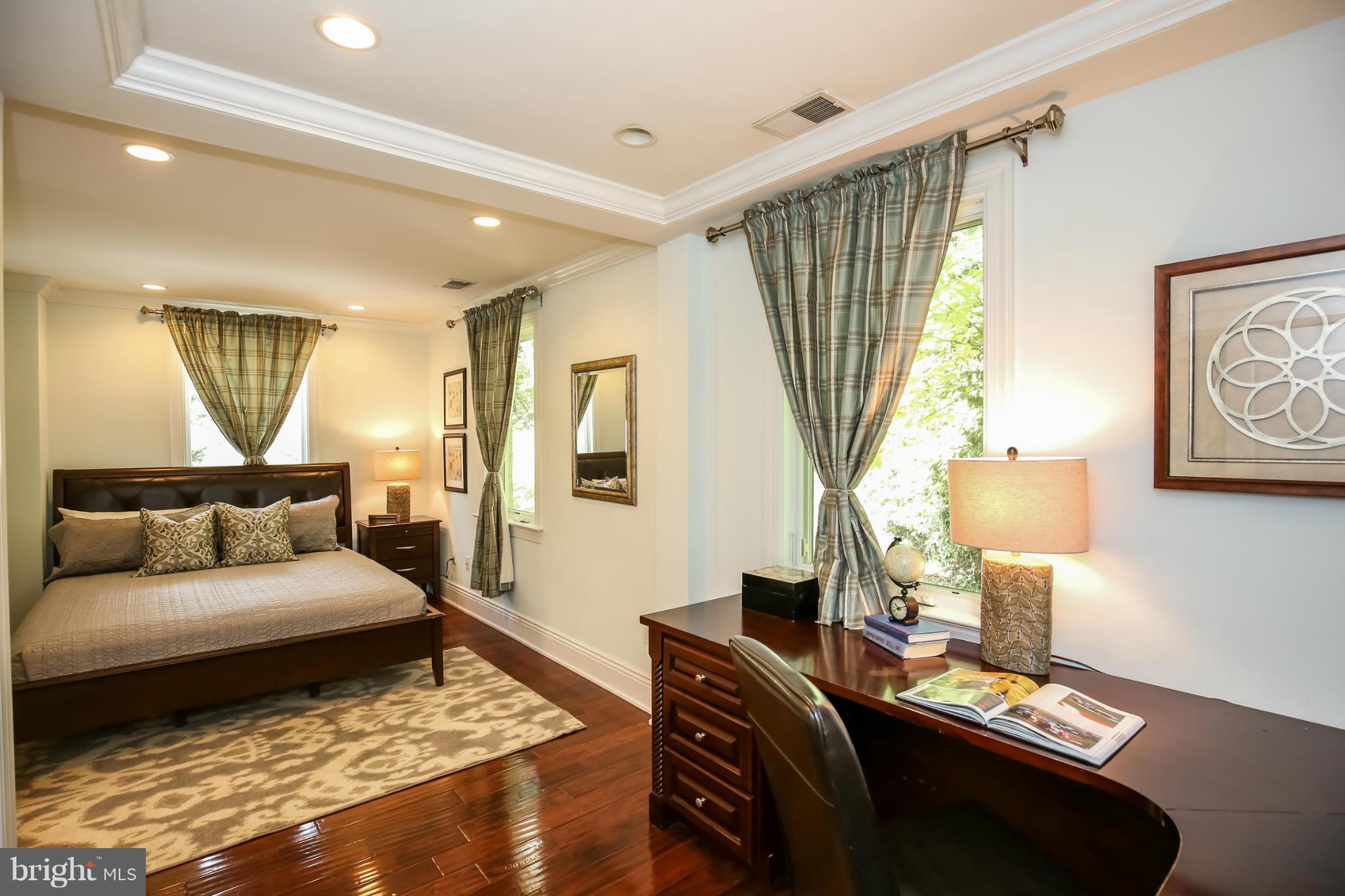 FOREST HILLS - Residential