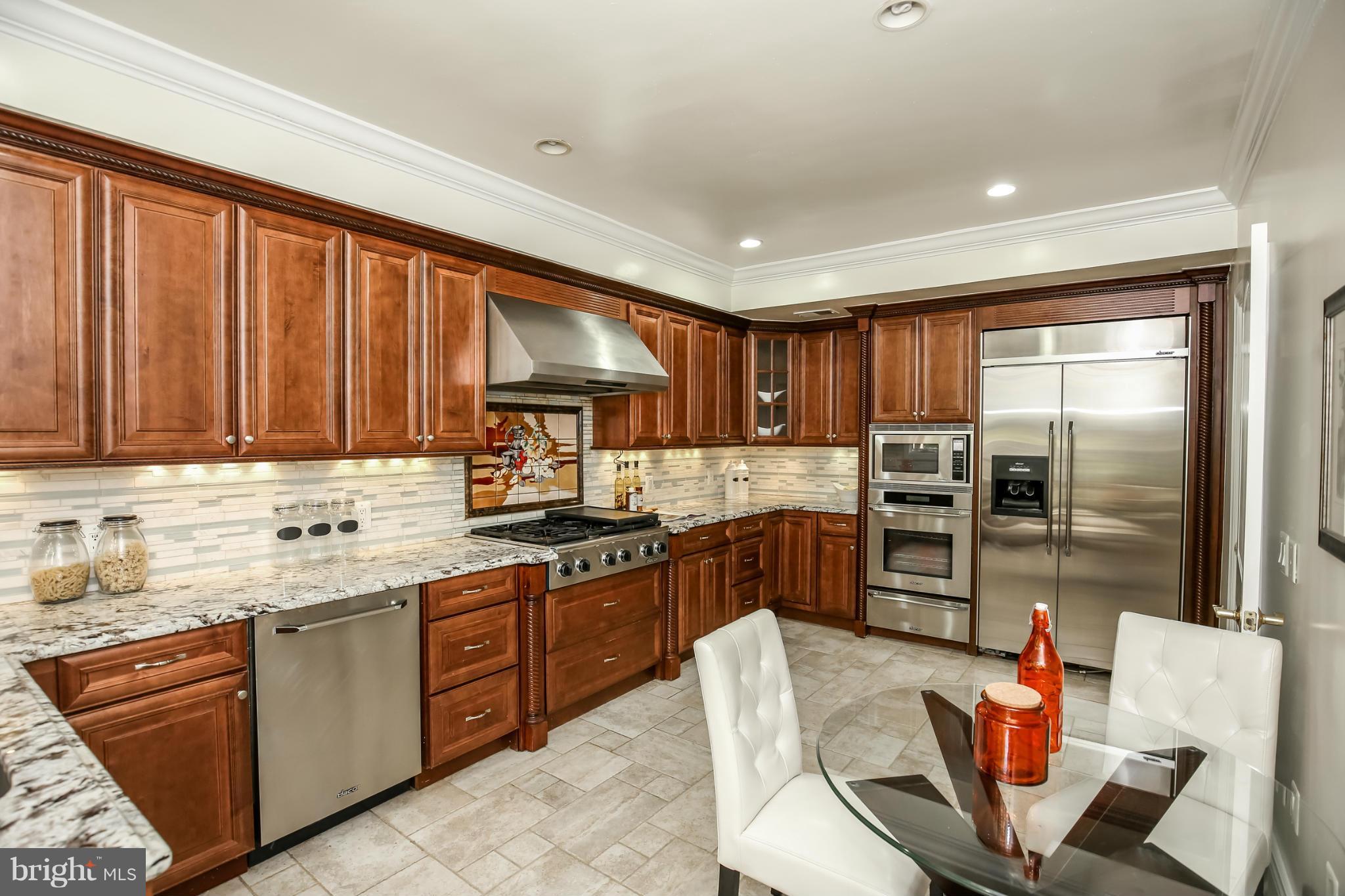 FOREST HILLS - Residential