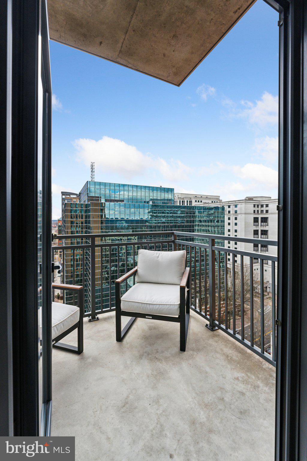 COURTHOUSE - Residential Lease