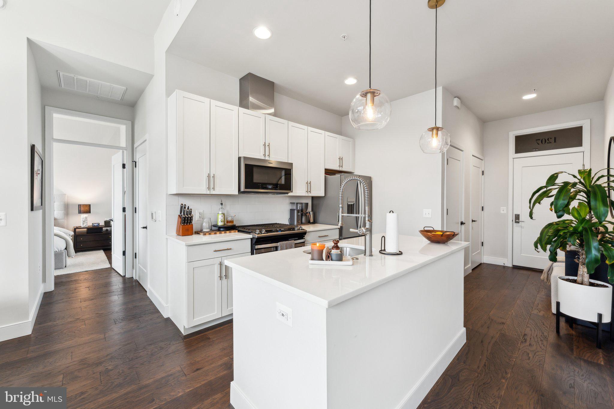 2000 CLARENDON BOULEVARD 1207