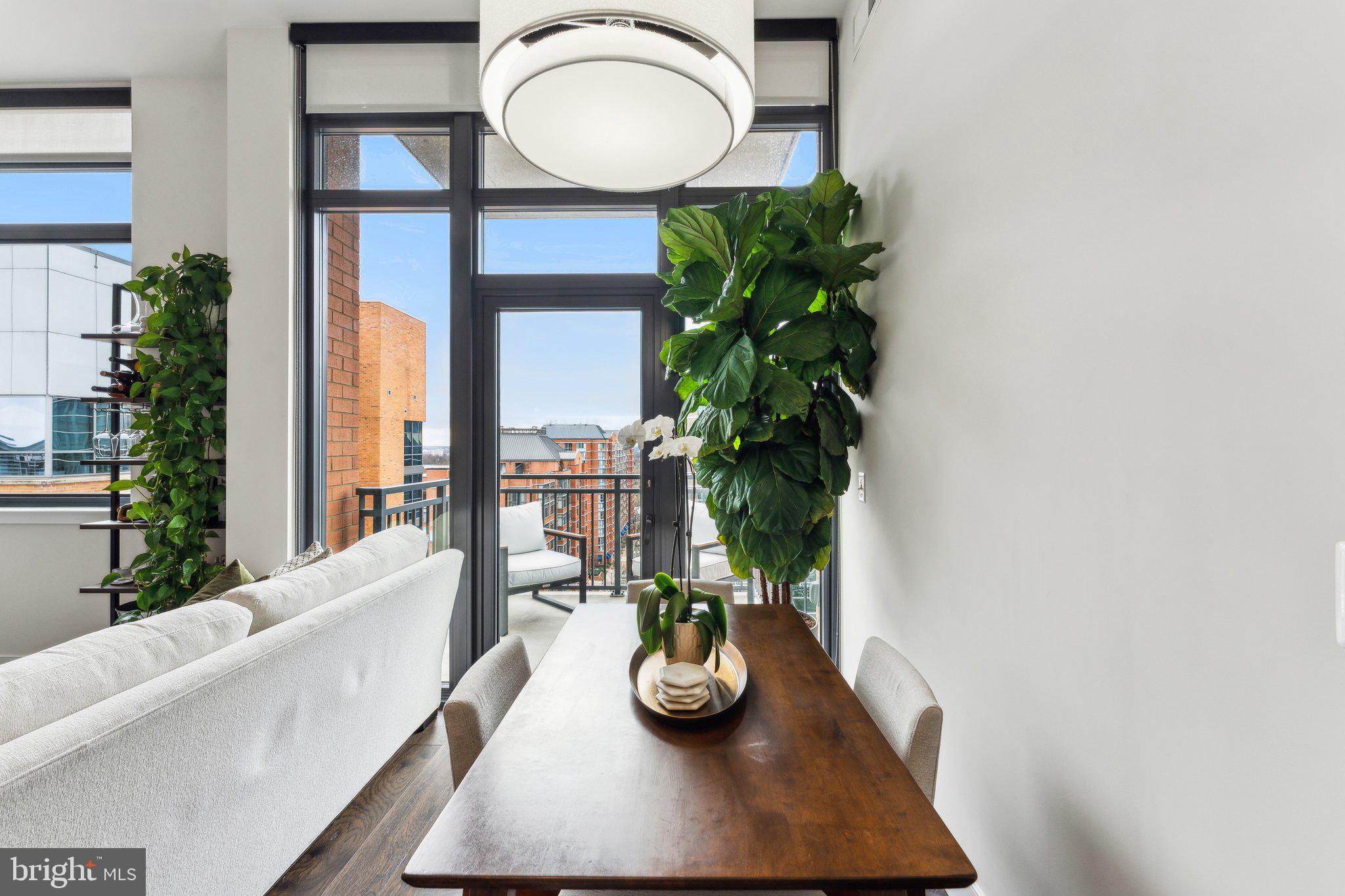 COURTHOUSE - Residential Lease