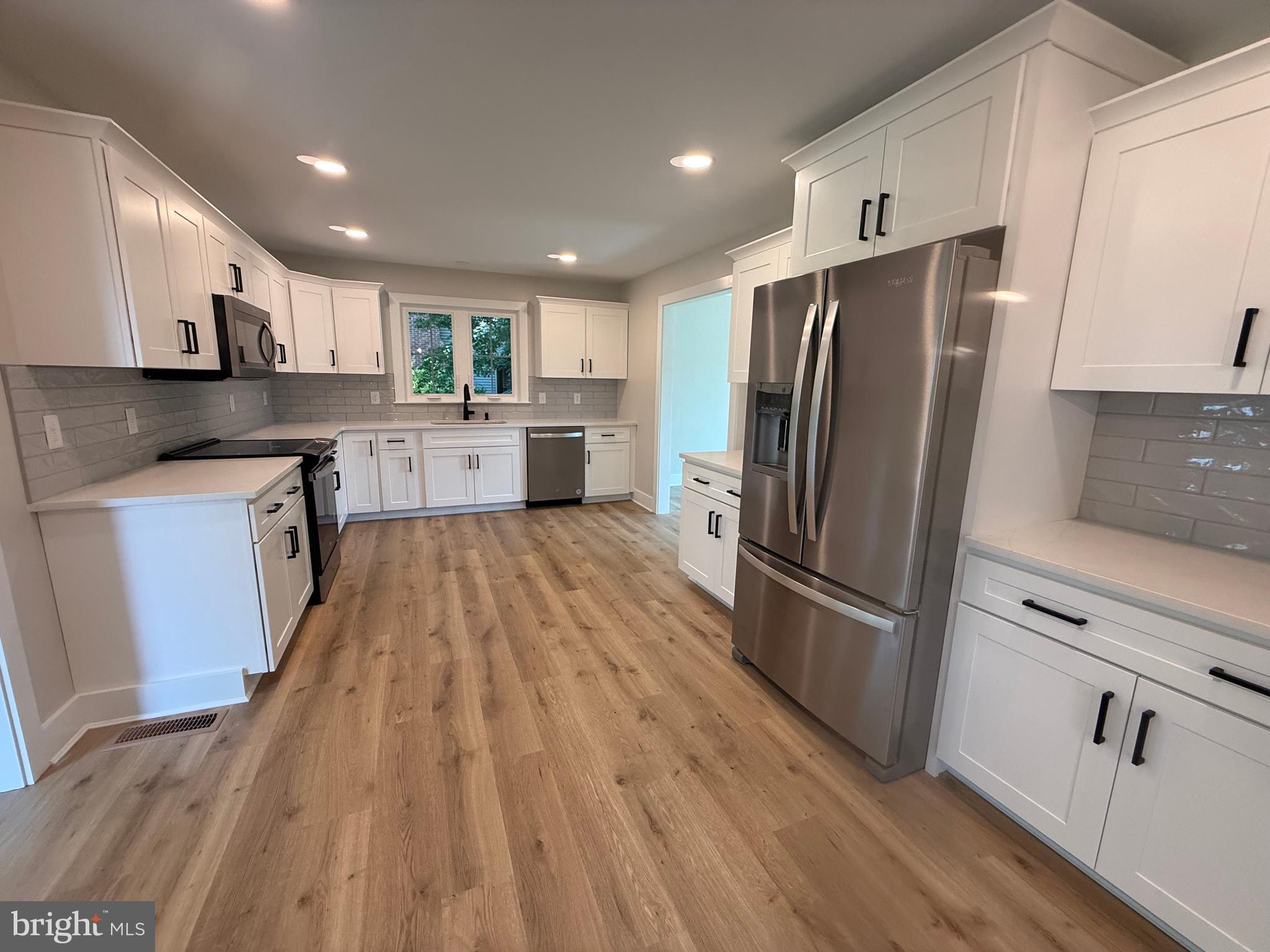 6501 COBBLESTONE COURT